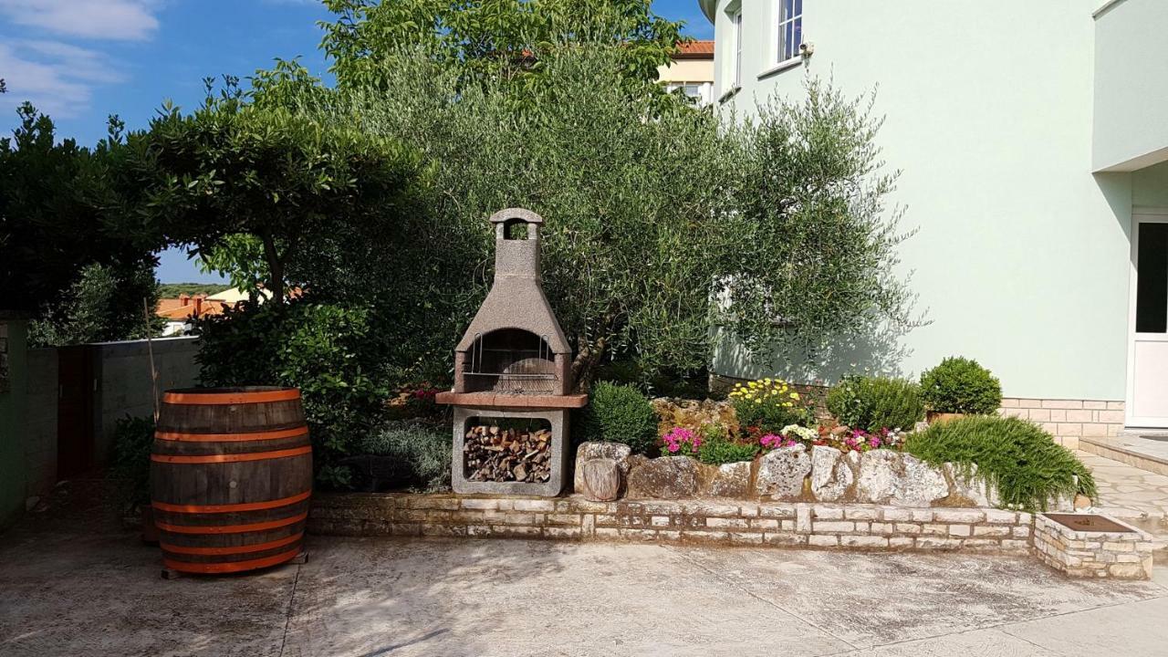 Villa Noela Пула Екстериор снимка